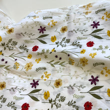 Load image into Gallery viewer, Flowers in the wild - Cotton Poplin
