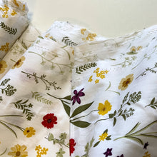 Load image into Gallery viewer, Flowers in the wild - Cotton Poplin
